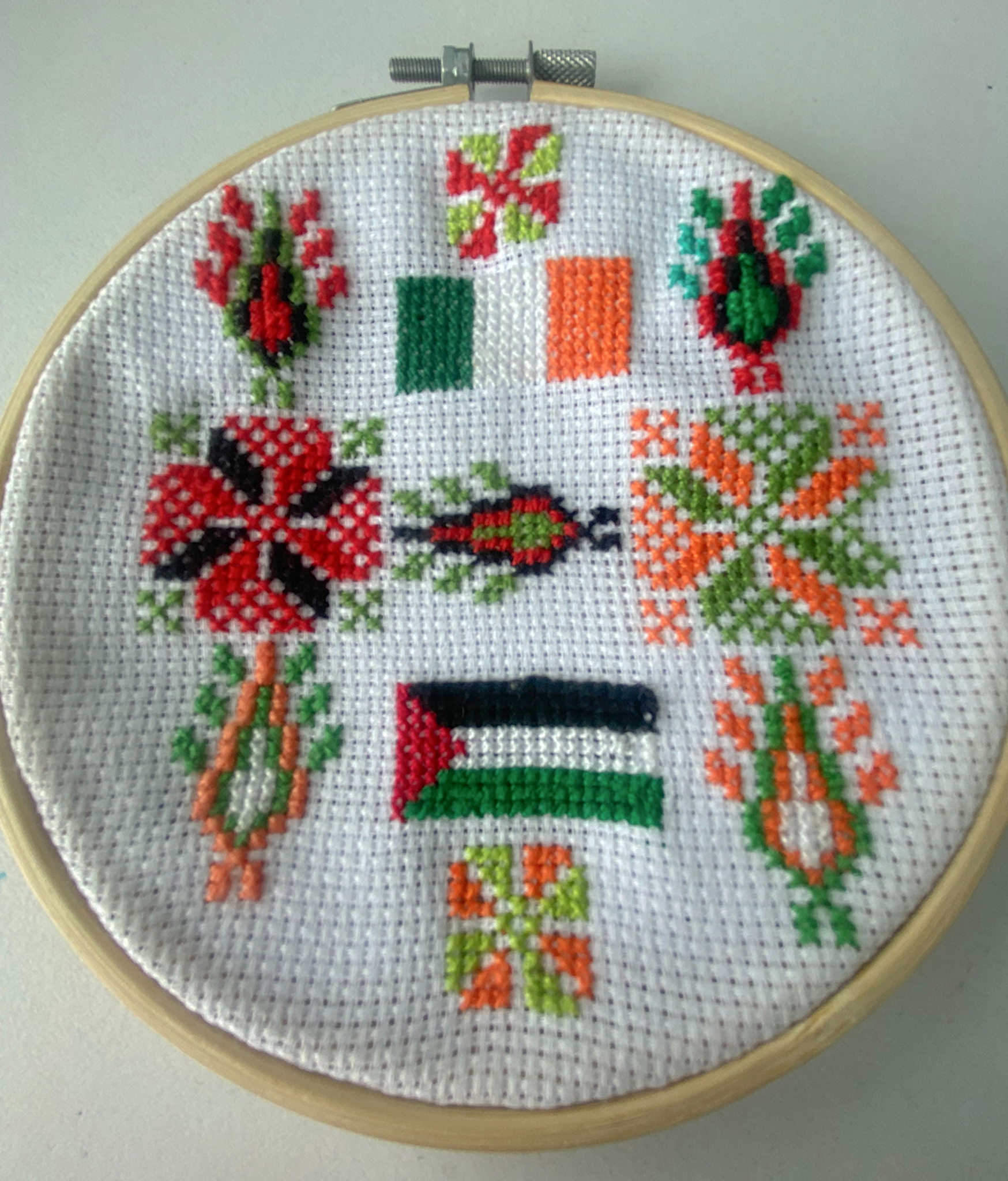 Read more about the article Stitching Solidarity & Resistance: a Palestinian Tatreez embroidery workshop with Wafa’a Mustafa Zeniah in collaboration with Wren and Mabel 