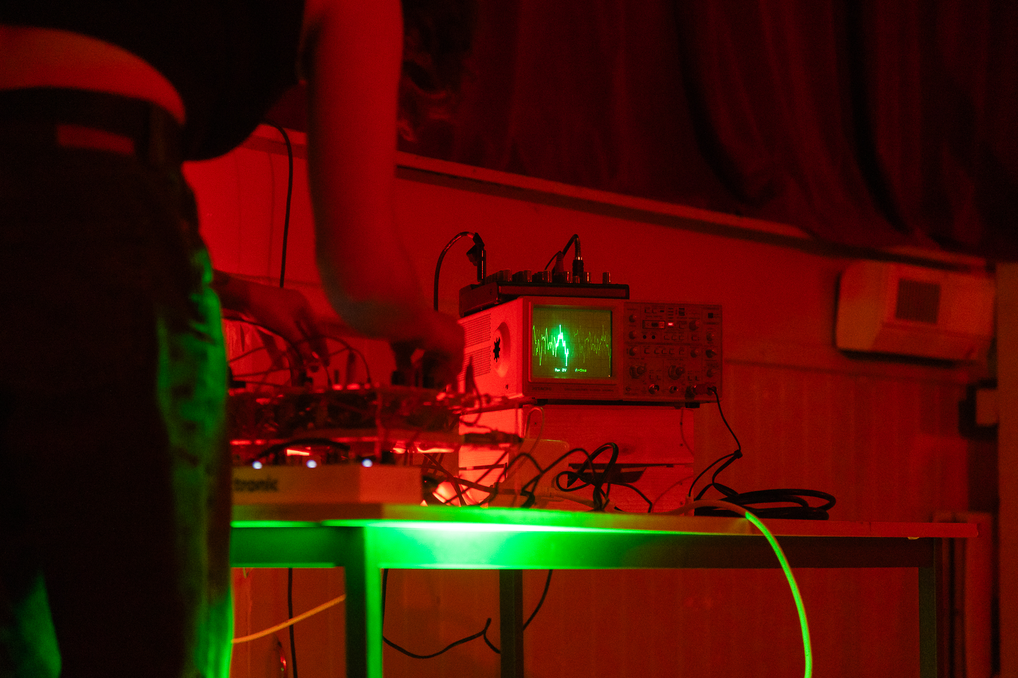 Read more about the article Analogue Synth Building with Synthesize_Her